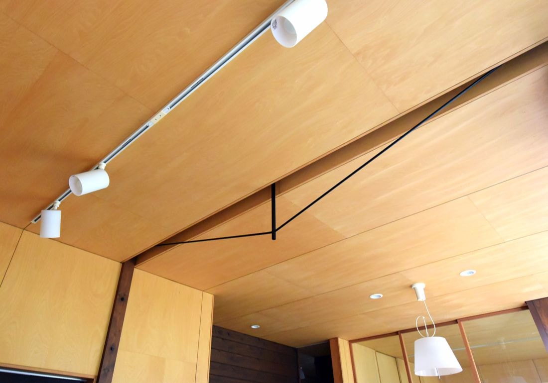 鉄骨梁で既存梁を補強